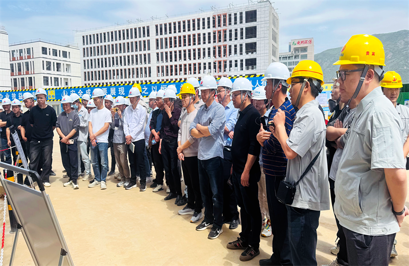 2025年4月17日，由莆田市涵江区住房和城乡建设局主办、AG庄闲三建承办的钢筋安装工程质量防控现场交流会在联东U谷·涵江海峡智造产业谷一期成功召开。